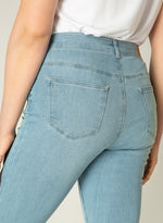 Jeans Anna L28 € 69.95